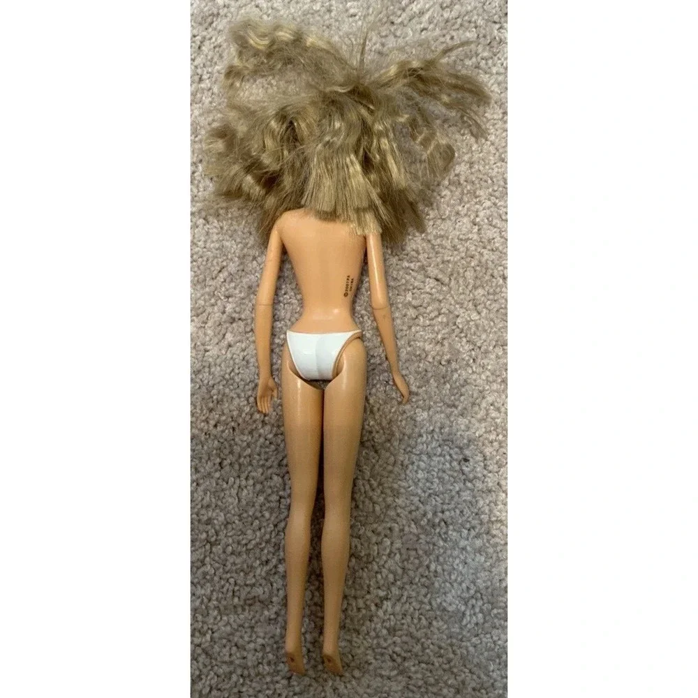 Nude 2007PA Light Brown Crimped Hair 11